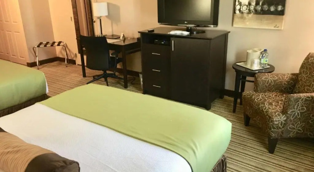 Четырёхместный номер Business Best Western Plus Mont-Laurier