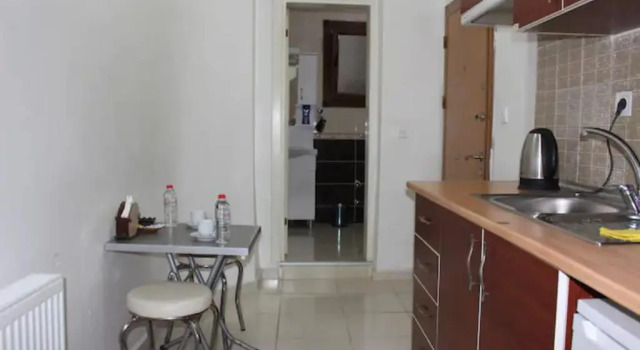 Трёхместный номер Standard с балконом Kent Apart Taksim