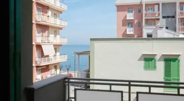 [Sunrise Waterfront] Central Apartment - Seaview