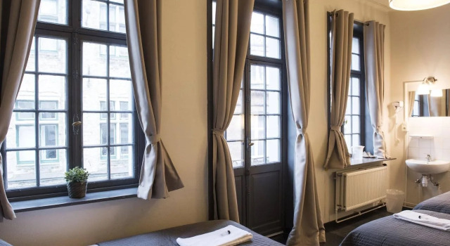 Gran Hotel De Passage, Забронировать Отель Отели Брюгге с парковкой, рядом с Geldmuntstraat, Парковка