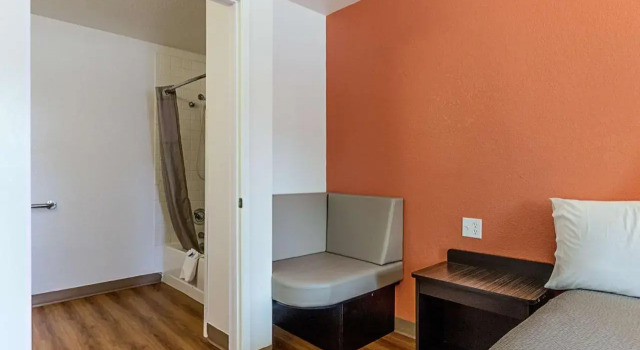 Motel 6 Shaw Ave & Hwy 99, Book Motel Fresno California