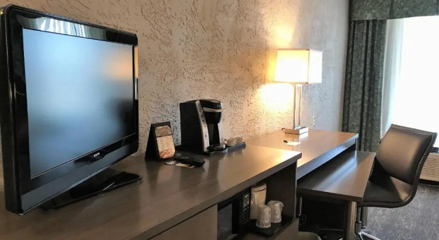 Номер Standard Country Inn & Suites by Radisson, Mt Pleasant-Racine West, WI