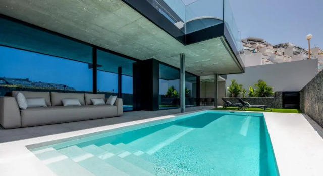 Апартаменты The One Luxury Apartments