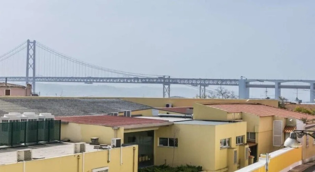 Апартаменты Comfort с 3 комнатами Lisbon Apartments near River