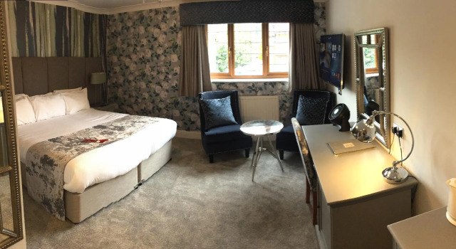 Номер Executive De Rougemont Manor Hotel & Suites