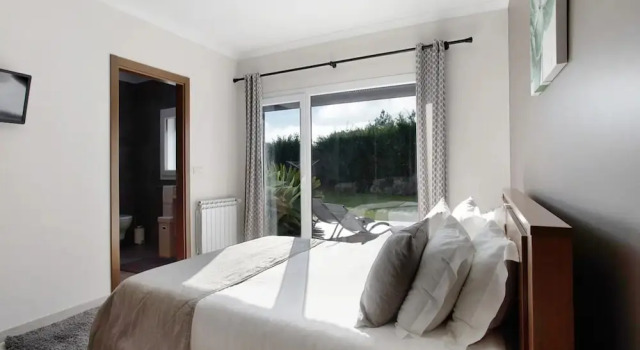 Alluring Villa in Salir de Matos near Coast, Rezerwuj Willa Wille w Centro Region, Willa