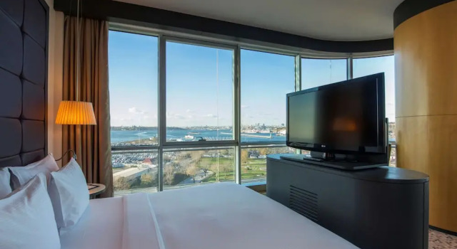 Двухместный номер Угловой с видом на море DoubleTree By Hilton Istanbul - Moda