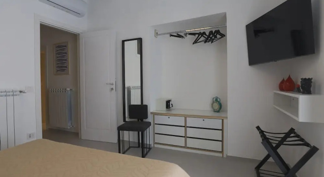 Charming Apartment in the Heart of Salerno, Забронировать Апартаменты/квартира Апартаменты Салерно, рядом с Церковь Распятия, Апартаменты/квартира