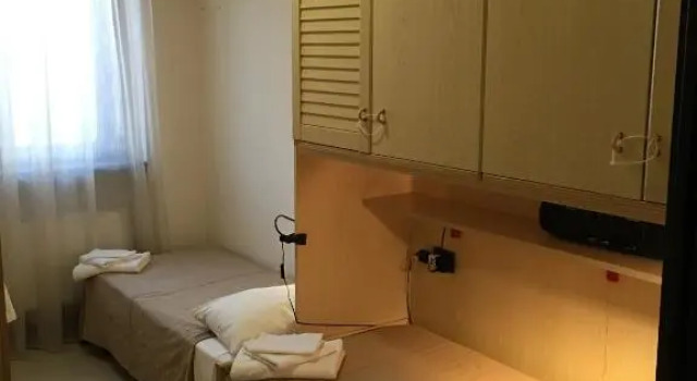 Suite Carpiano, Book Guesthouse Hotels in Melegnano with Parking, Parking