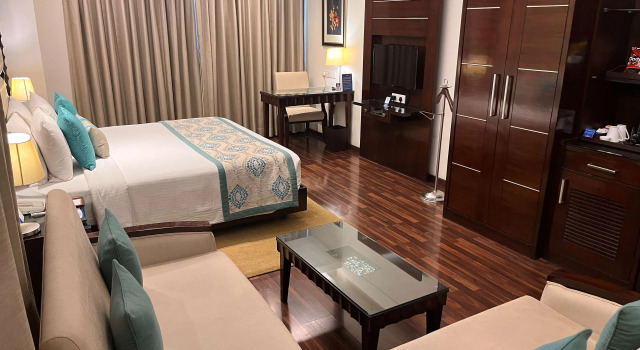 Deventure Sarovar Portico Kapashera