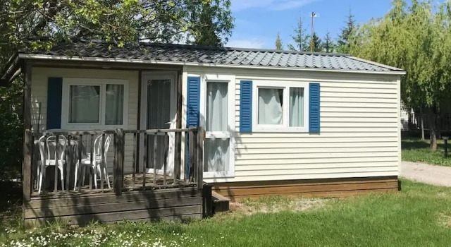Camping de Monteglin, Rezerwuj Pole kempingowe Kempingi i glamping w Owernia, Pole kempingowe
