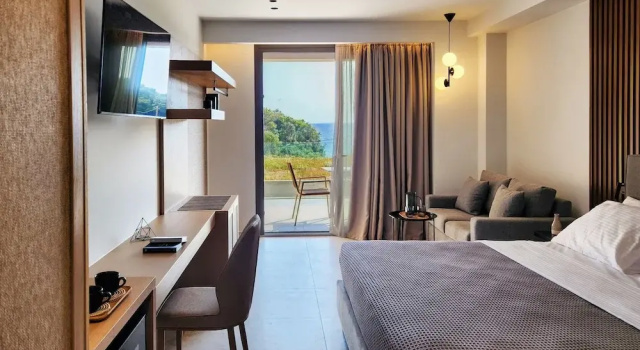 Номер Superior с балконом Arete Lifestyle Hotel