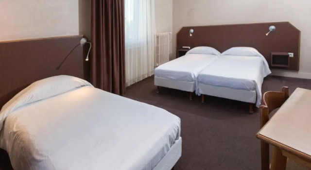 Habitación triple Estándar Brit Hotel Terminus