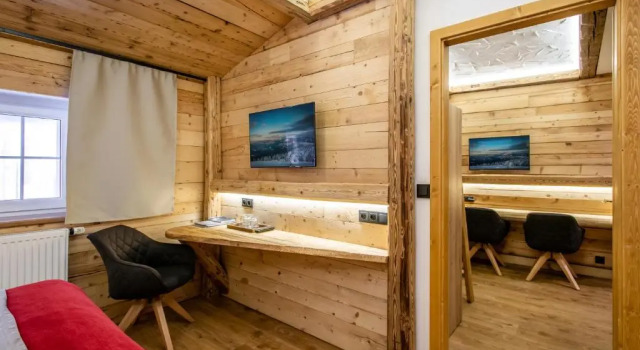 Четырёхместный люкс Hotel Olympie