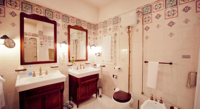 Люкс Опера Отель - The Leading Hotels of the World