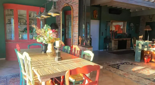 Вилла Large Air-conditioned Villa in Arles