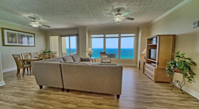 Номер Standard с 2 комнатами с балконом Luxurious Tropical Condo with Breathtaking Gulf View - Unit 2006 by RedAwning