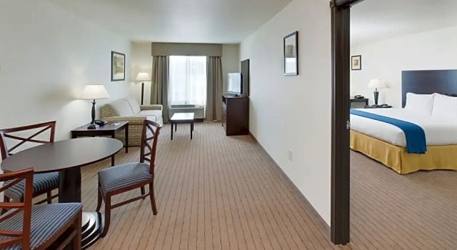 Двухместный люкс c 1 комнатой Holiday Inn Express & Suites - Omaha I - 80 by IHG