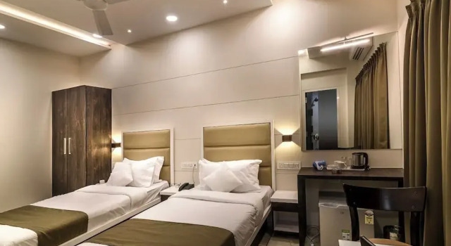 Двухместный номер Deluxe Hotel Royal Treat Surat