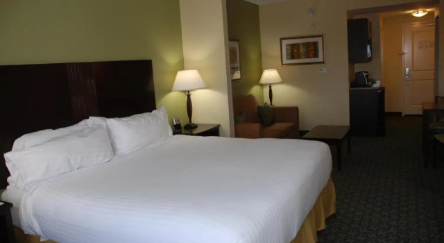 Люкс Holiday Inn Express & Suites Covington by IHG