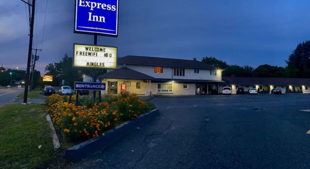 Express Inn, Prenota Hotel West Springfield Massachusetts