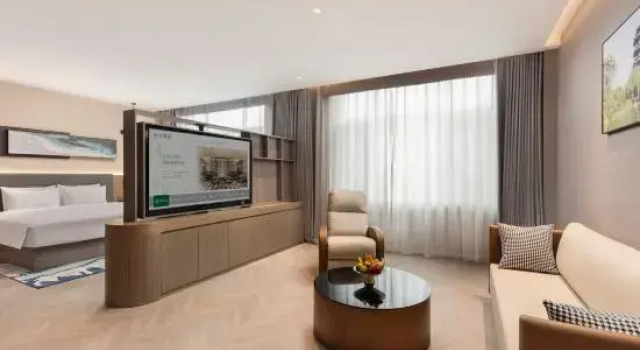 Люкс Deluxe Madison Hotel Jinan Yaoqiang International Airport