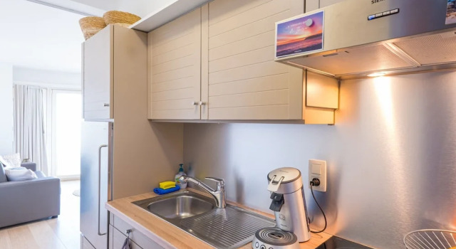 Апартаменты Cozy Studio With Sleeping Area and sea View