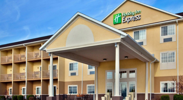 Holiday Inn Express Le Claire Riverfront-Davenport, Rezerwuj Hotel Le Claire 