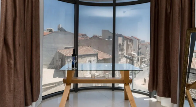 Номер Deluxe Дуплекс с балконом и с видом на город Amazing Apartment near Mahane Yehuda