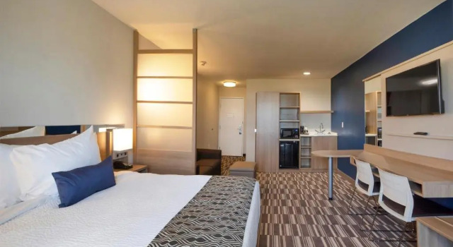 Двухместный люкс Mobility Accessible Microtel Inn & Suites by Wyndham Loveland