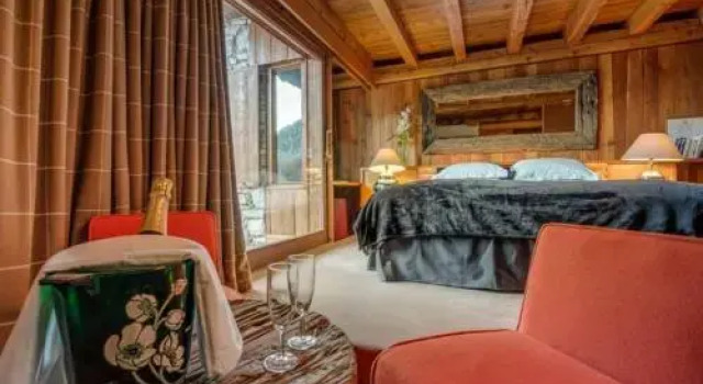 Chalet Hotel Bruyere, Забронировать Шале Виллы Овернь-Рона-Альпы, Вилла