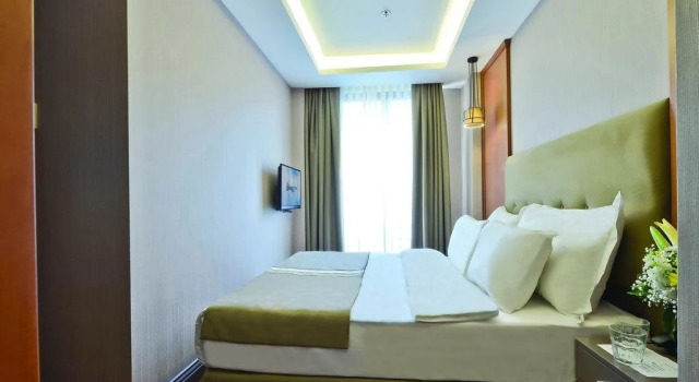 Tan Elite Hotel