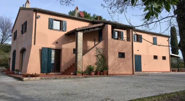Traditional Villa in Varano With Private Garden, Забронировать Вилла Коттеджи Побережья Марок, Коттедж