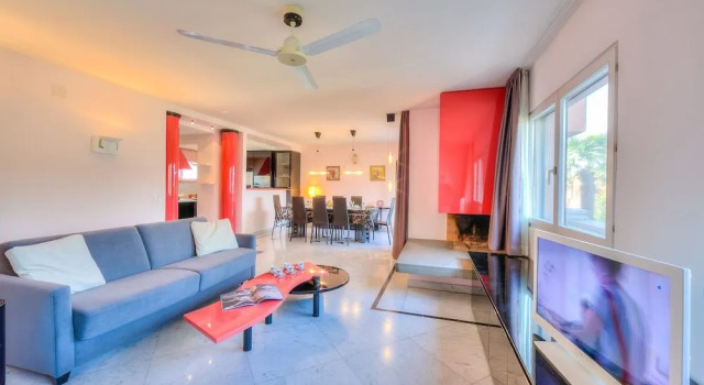 Residenza Borgo Rustico, Prenota Appartamento Hotel a Canton Ticino con piscina, Piscina
