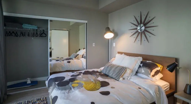 Applewood Suites - 2 BDRM York & Bremner, Забронировать Отель Торонто Greater Toronto Area, рядом с Театр Принцесса Уэльса
