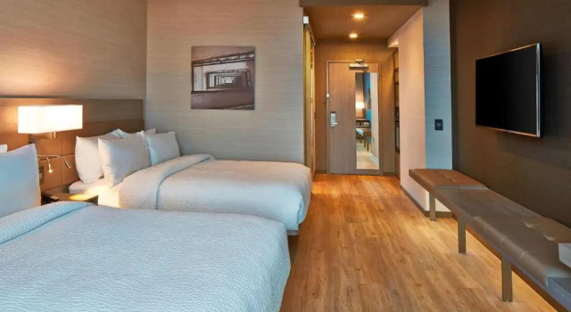 Четырёхместный номер Standard с видом на реку AC Hotel by Marriott Columbus Dublin