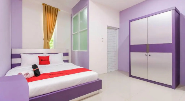 Camera doppia Deluxe RedDoorz Plus near Stasiun Bekasi