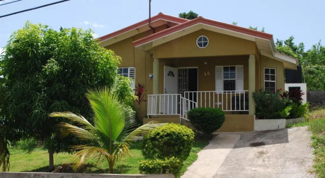 Коттедж Ocho Rios Emerald 2 Bed 10 mins ocho Rios 24hrs Hot Water Wi fi