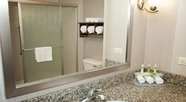 Номер Standard Holiday Inn Express Hotel & Suites Wichita Northeast by IHG