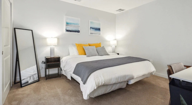 Апартаменты Deluxe Executive Downtown Retreat