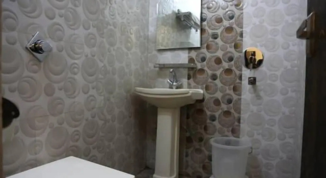 Четырёхместный семейный номер Standard Hotel New SS Residency