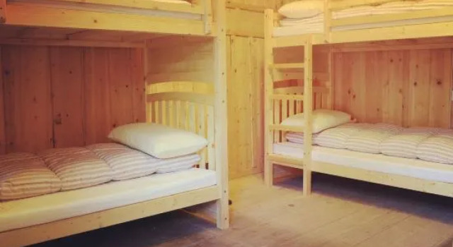 Кровать в общем номере (мужской номер) Songpan Yi Xin Yuan Hostel