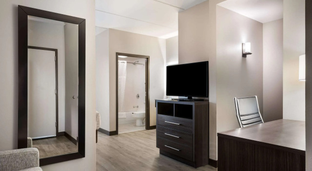 Двухместный люкс Comfort Suites Northlake
