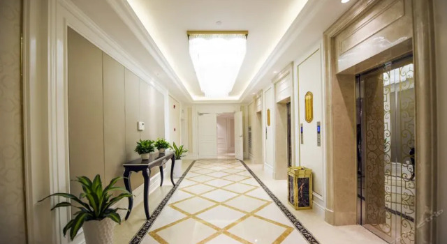 Vienna Hotel (Kevin International Branch, Yingchun West Road, Taizhou), Book Hotel Hotels in Taizhou with Parking, Parking