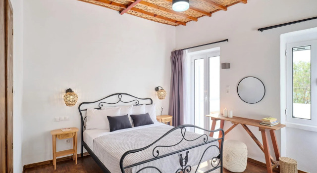 Psathi Beach House, Rezervați Casă de vacanță Cabane în Cicladele, Casetă
