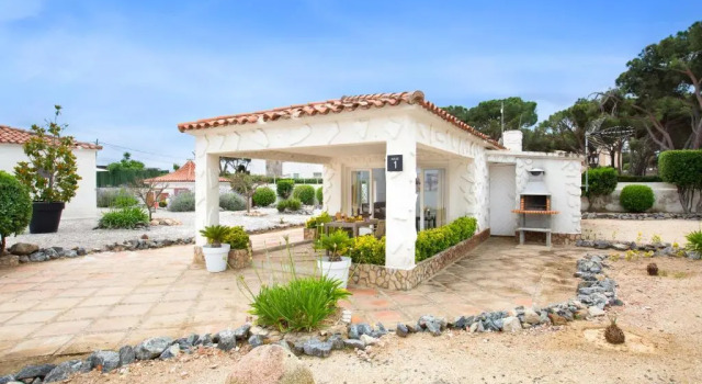 Коттедж с 2 комнатами Malgrat de Mar Beachfront Village