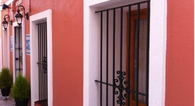 Hostal La Calzada, Забронировать Отель Тарифа Los Alcornocales Natural Park, рядом с Castillo de Guzmán