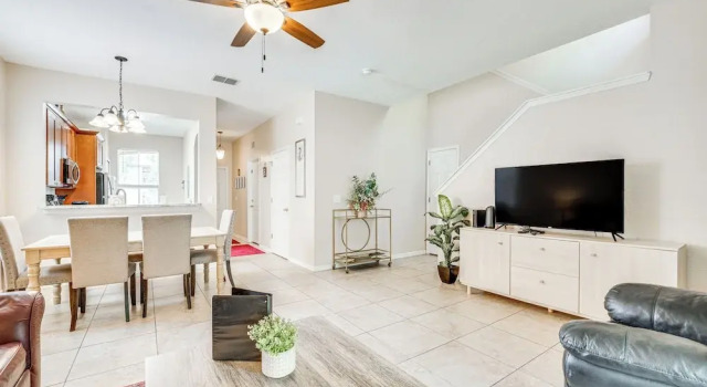 Davenport Retreat w/ Resort Perks, 9 Mi to Disney!