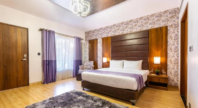 Hotel Saya Grand