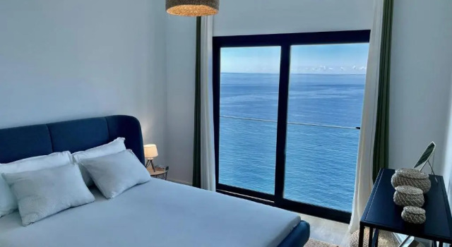 Ocean Cliff Apartment
